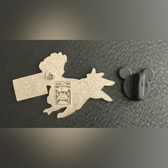 Disney: 2004 Chip ‘n’ Dale Christmas Pin - Picture 5 of 6